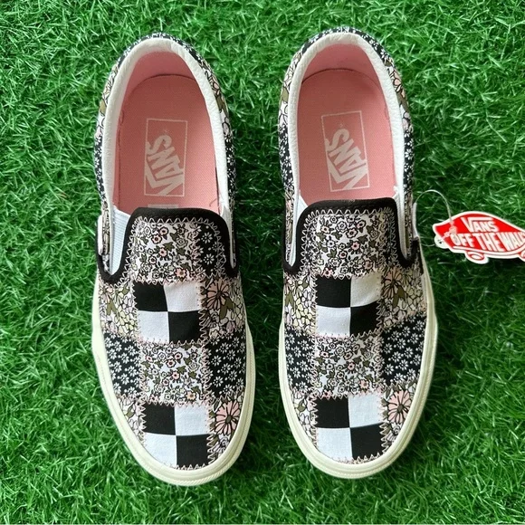 💫Vans Classic Slip On Patchwork Floral SEND OFFERS - Picture 2 of 10